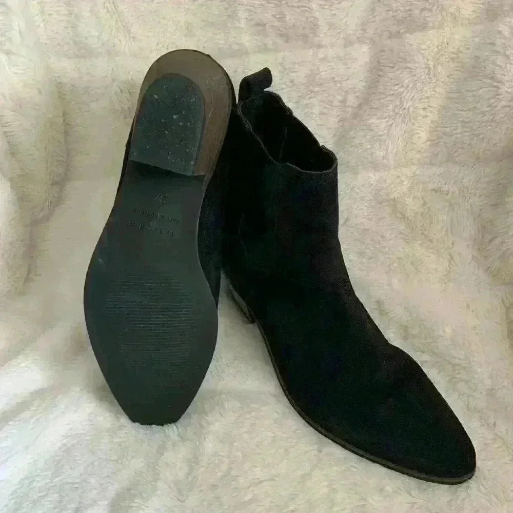 Black suede chelsea boots like NEW size 6.5 - Picture 4 of 5